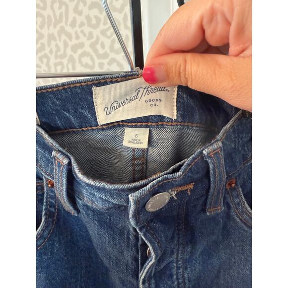 Universal Thread Women's Blue Medium Wash High Rise Straight Jeans Size 6 - Picture 5 of 6
